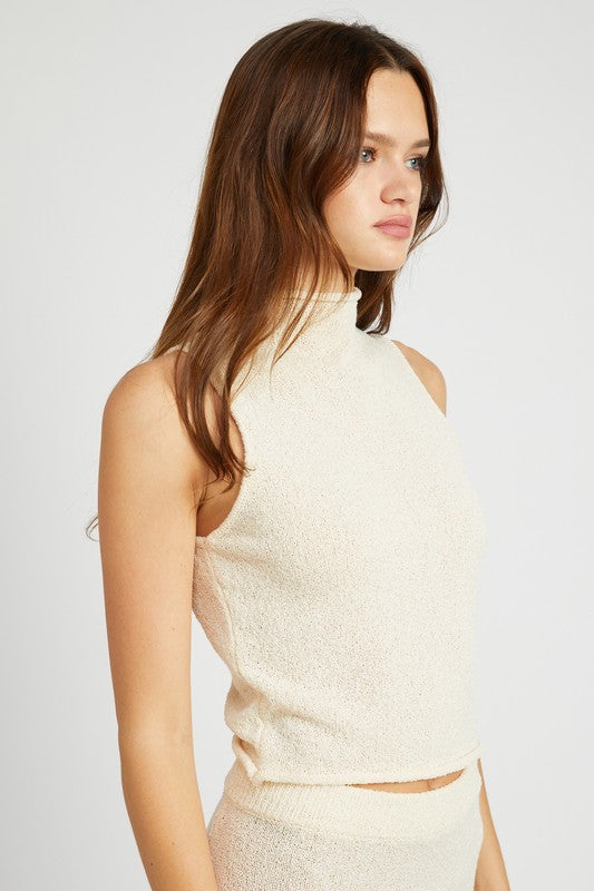 SLEEVELESS TURTLE NECK KNIT TOP